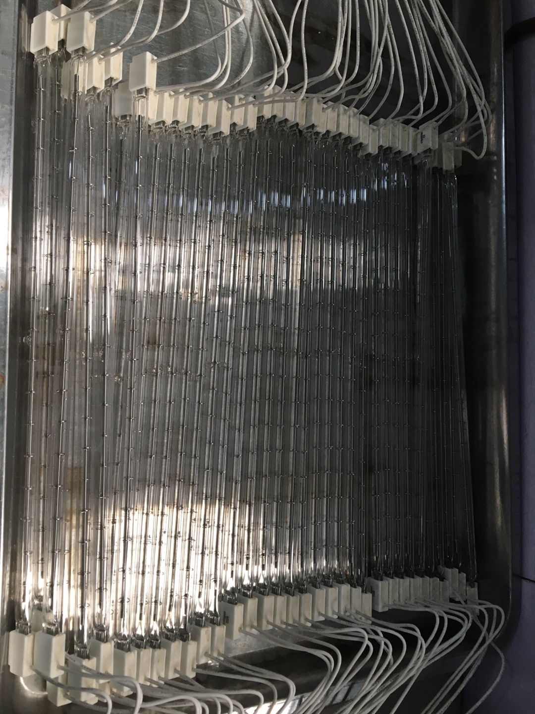 Lampu halogen berganda
